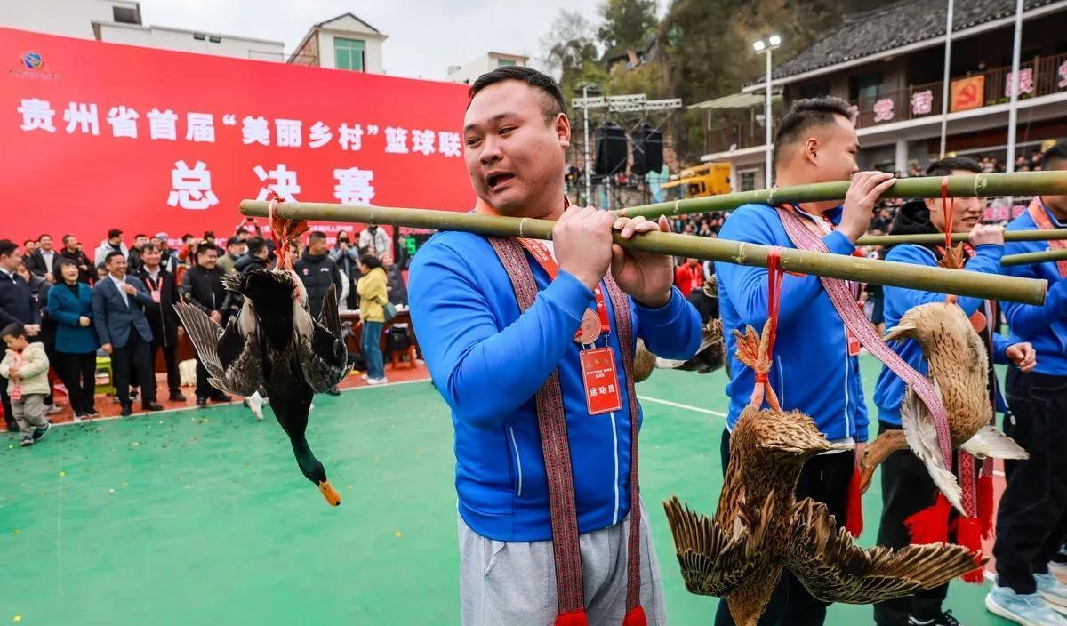 贵州篮球名人_贵州的篮球运动员_贵州村篮球历史